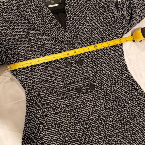 CHANEL Tweed Jacket!! Black & White Tweed Wool Jacket - Picture 13 of 15